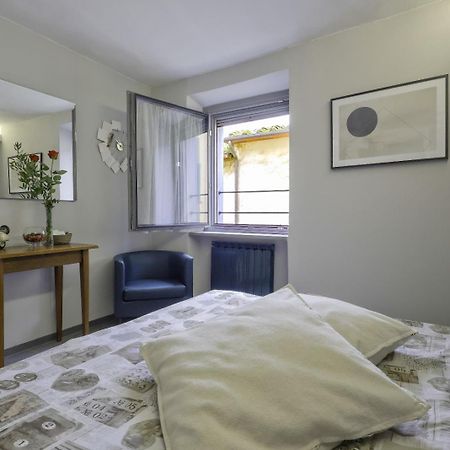 Casa Vacanze Vicolo Della Luna Ambra Екстер'єр фото